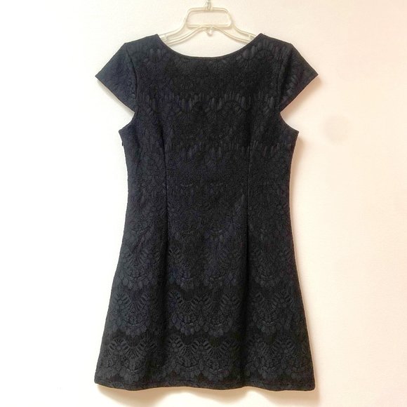 Black SOLITAIRE Lace Dress w/ Cap Sleeve - Picture 1 of 2